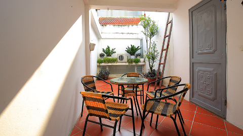 Tiny house for rent in Tay Ho, 02 bedroom and nice rooftop