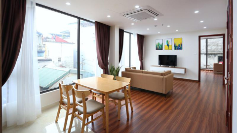 Bright & Airy 02 bedroom apartment for rent in Nhat Chieu street, Tay Ho