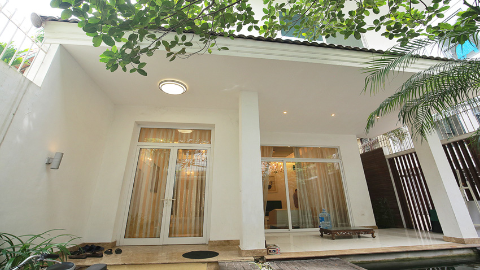Modern house for rent in Tay Ho, 03 bedrooms, front yard and terrace