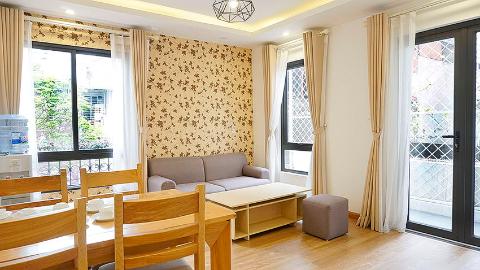Elegant 02 bedrooms apartment in Hai Ba Trung with balcony