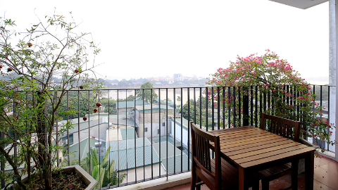 Wonderful serviced 3 bedroom apartment in Xom Chua, Tay Ho