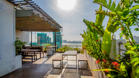 Lakeview 03 bedroom apartment for rent in Tay Ho, balcony