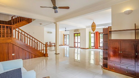 Huge swimming pool 6 bedroom house in To Ngoc Van, Tay Ho for rent