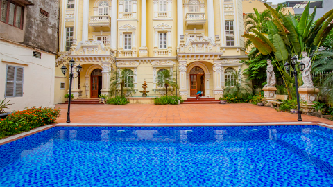 Huge french-style 06 bedroom house with a swimming pool in Tay Ho