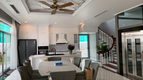 Modern 4 bedrooms villa for rent in Vinhomes Harmony has elevator