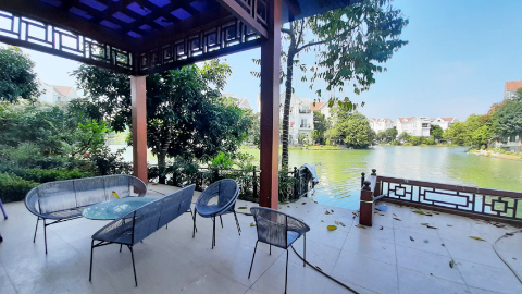 Riverview and big yard 04 bedroom villa for rent in Vinhomesriverside