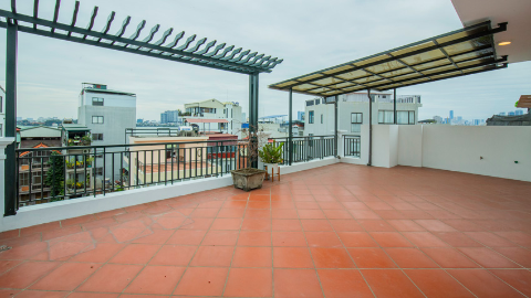 Lake view big terrace 01 bedroom apartment for retn in Tay Ho Hanoi