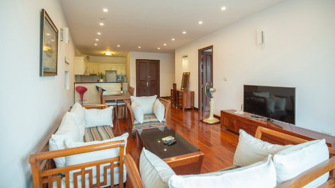 Lakeview and Balcony 02 bedroom apartment for rent in Truc Bach