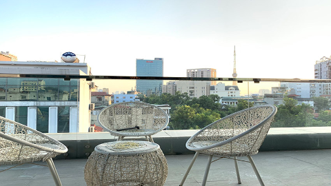 Big balcony 02 bedrooms apartment for rent in center Hanoi
