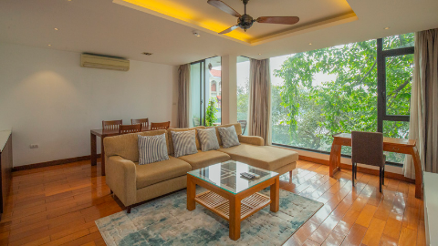 Green view and good quality 02 bedroom apartment for rent in Truc Bach