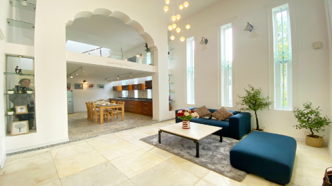 Beautiful yard house for rent in Tay Ho, green and charming