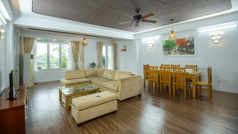 Green view & spacious 02 bedrooms apartment for rent in Westlake Lake