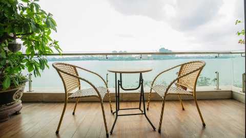 Lovely lake view 2 bedroom apartment in Nhat Chieu, Tay Ho
