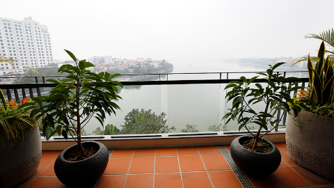 Lakeview and balcony 03 bedroom apartment for rent in Tay Ho