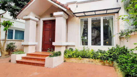 Riverview with garden 04 bedroom villa for rent in Vinhomes riverside