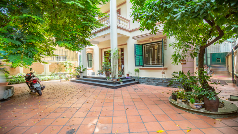 Big yard and garden 04 bedroom villa for rent in Tay Ho, Westlake, Ha noi