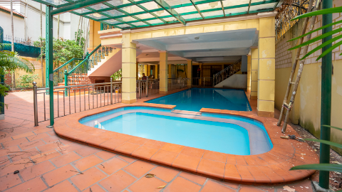 Big garden and wonderful swimming pool 05 bedroom villa for rent in Tay Ho