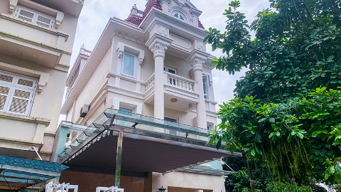 A good size with fully furnish 05 bedroom Villa for rent in T block Ciputra