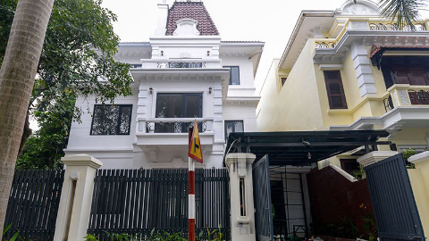 Garden and front Yard 05 bedroom Villa for rent at C Block Ciputra