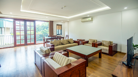 Big size beautiful 3 bedroom apartment in Xuan Dieu for rent