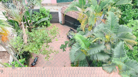 Big garden and front yard 05 bedroom house for rent in Tay Ho, West lake,Ha noi