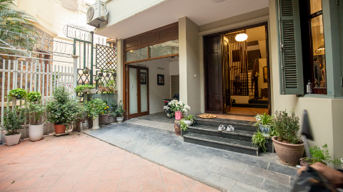 Charming house with front yard 04 bedroom for rent in Quang An, West lake