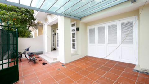 Ciputra well renovated 05 bedroom house for rent D block short walk to Unis school