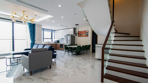 Modern style with duplex 04 bedroom apartment in Sunshine City for rent