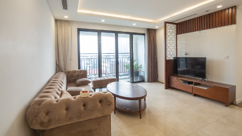 Finely furnishing with lakeview 03 bedroom apartment for rent at Dleroi Solei Building