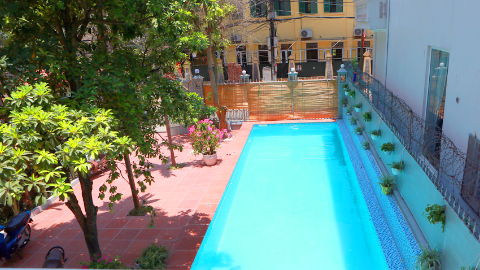Swimming Pool and Big yard 04 bedroom house for rent in Tay Ho Westlake