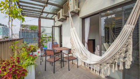 spacious terrace 1 bedroom apartment in Xuan Dieu for rent