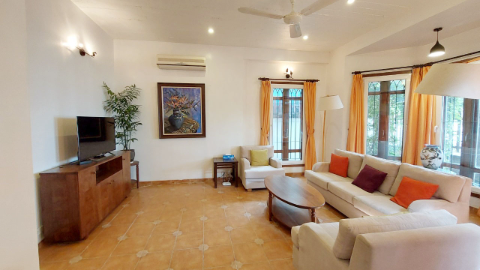 Lakeview with front yard 03 bedroom house for rent in West Tay Ho, Ha noi