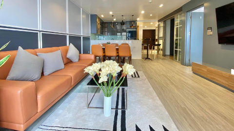 Brandnew with full of daylight 02 bedrooom apartment for rent at Dleroi Solei Building