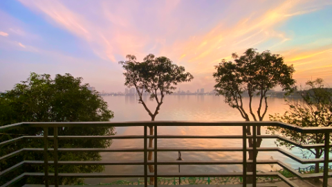 Lakeview with balcony 02 bedroom apartment for rent in Tu Hoa, Quang An
