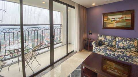 Stunning layout with good light 03 bedroom apartment for rent at dleroi solei building