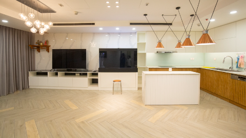 High class with good layout 02 bedroom apartment for rent at Dleroi Solei Building