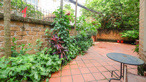 Garden with outdoor space 04 bedroom house for rent in Tay Ho West lake