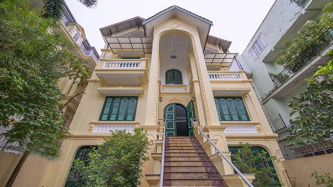 Beautiful swimmingpool 4 bedroom villa in Tay Ho for rent