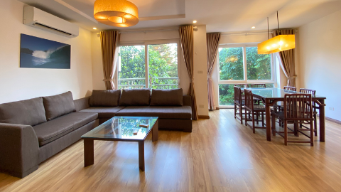 Green view apartment in Tay Ho 02 big bedrooms and 02 balconies