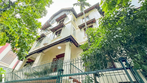 French style with plenty of daylight 05 bedroom house for rent in Tay Ho West lake