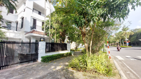 Big garden with swimming pool 05 bedroom house for rent in Ciputra Ha noi