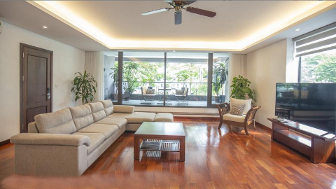 Lakeside with large balcony 03 bedroom apartment for rent in Tay Ho West lake