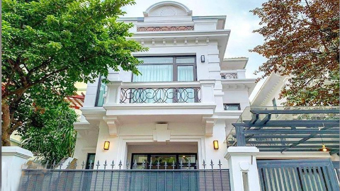 Newly renovated with modern design 04 bedroom house for rent at D block Ciputra