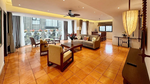 Big lovely 3 bedroom apartment near Truc Bach lake for rent