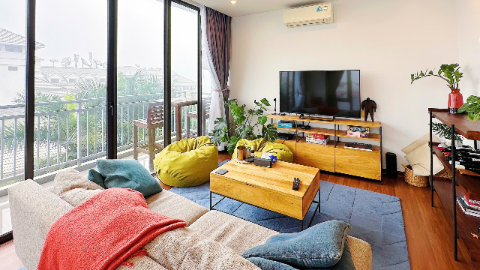 Lakeview with balcony 03 bedroom apartment for rent in Tay Ho West lake