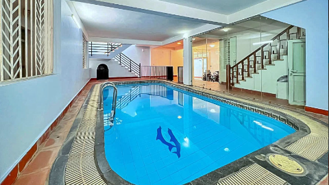 Swimming pool with lakeview 04 bedroom house for rent in Tay Ho West lake