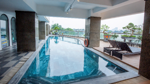 Swimming pool with lakeview 03 bedroom apartment for rent in Truc Bach Ha noi