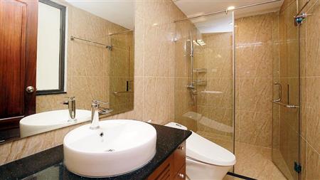 Bathroom enstuite bedroom 02