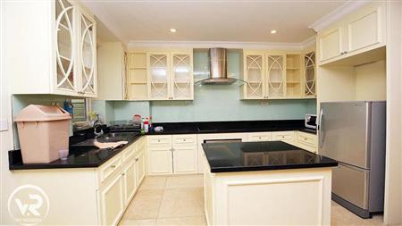 Kitchen with oven and kitchen island