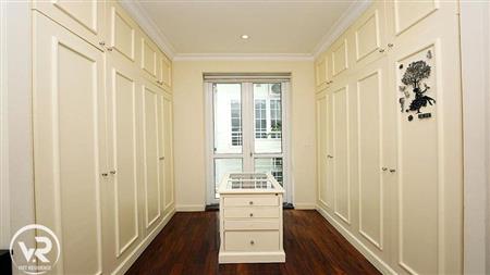 Dressing room 01